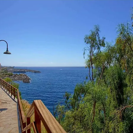 2 Bedrooms With Sea View Shared Pool And Terrace At Apartment