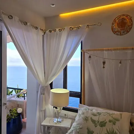 2 Bedrooms With Sea View Shared Pool And Terrace At *