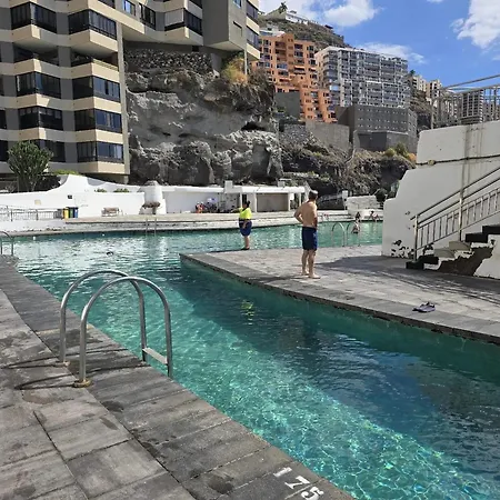 2 Bedrooms With Sea View Shared Pool And Terrace At *