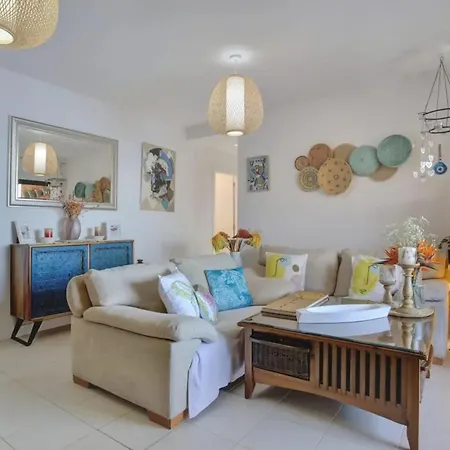 아파트 2 Bedrooms With Sea View Shared Pool And Terrace At *