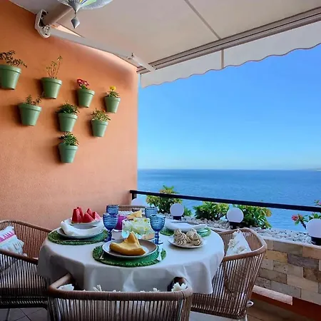 2 Bedrooms With Sea View Shared Pool And Terrace At 아파트