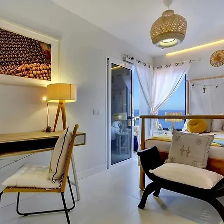 2 Bedrooms With Sea View Shared Pool And Terrace At